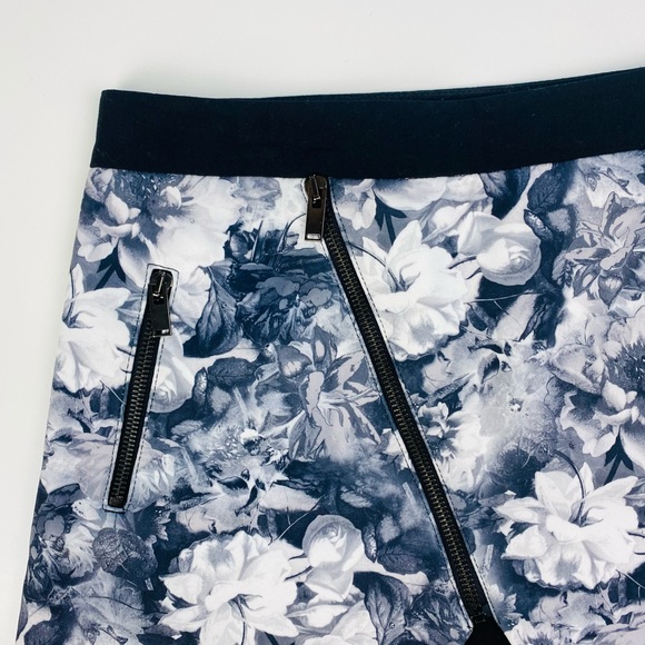 Zara Basic Black & White Floral Envelope Asymmetrical Zipper Detail Skirt - Picture 7 of 16